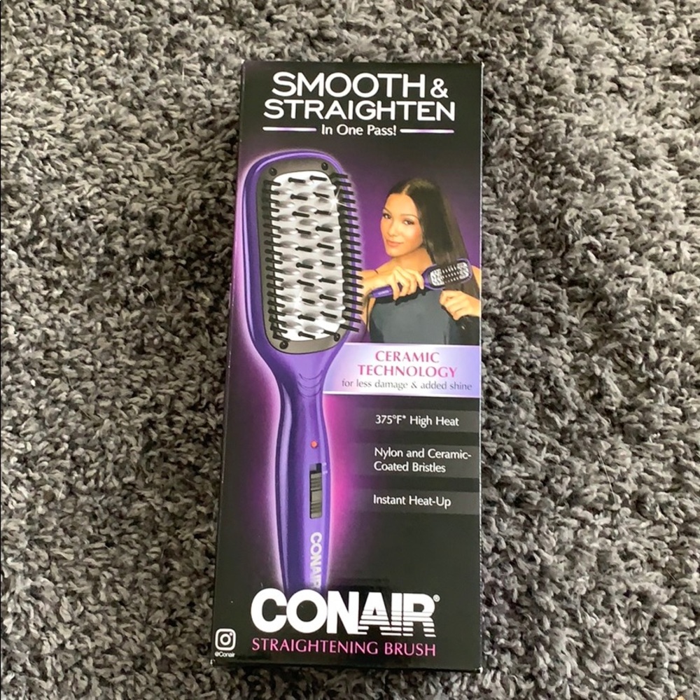 🎄 NEW Conair straightening brush 💜